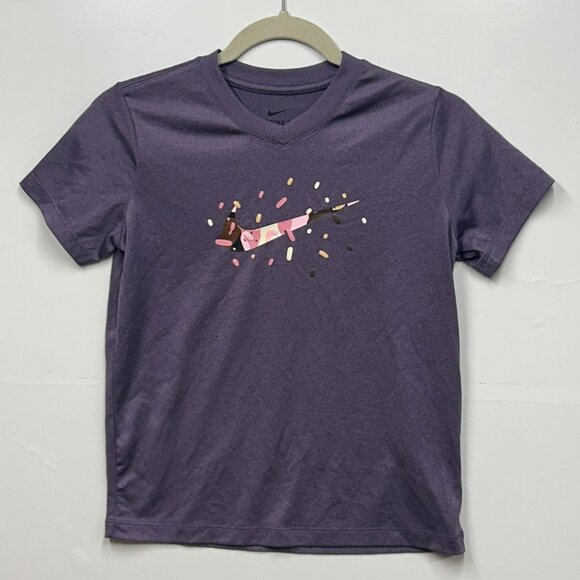 Nike Dri-Fit Girls JR V-Neck Graphic T-Shirt Medium Purple Swoosh Camo Sprinkles - Picture 1 of 10